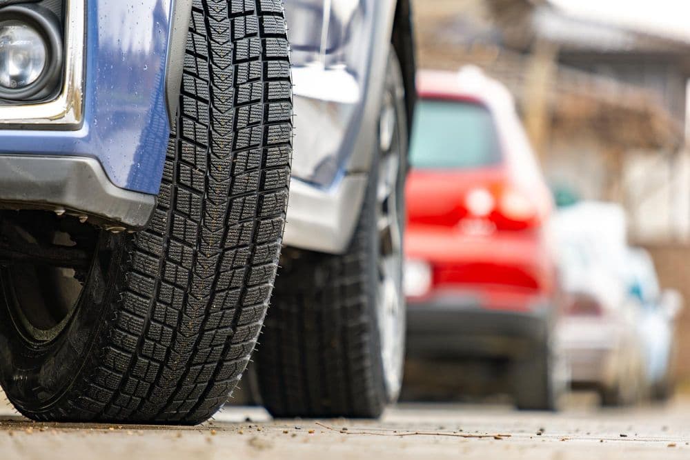 Cum îți dai seama că o anvelopă nu mai este sigură pentru drum