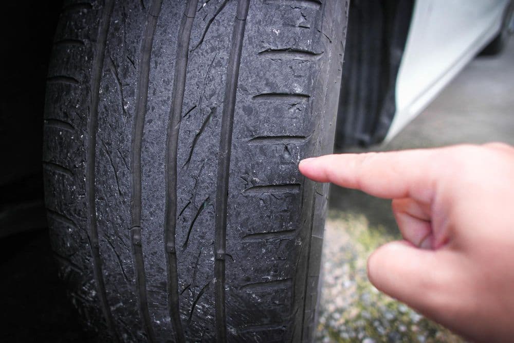 Ce verificări faci la anvelope după ce ai lovit o groapă chiar dacă nu observi nicio deteriorare vizibilă